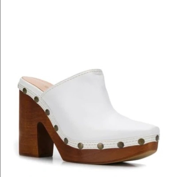 JACQUEMUS Les Sabots Leather Mules In White - Picture 2 of 11